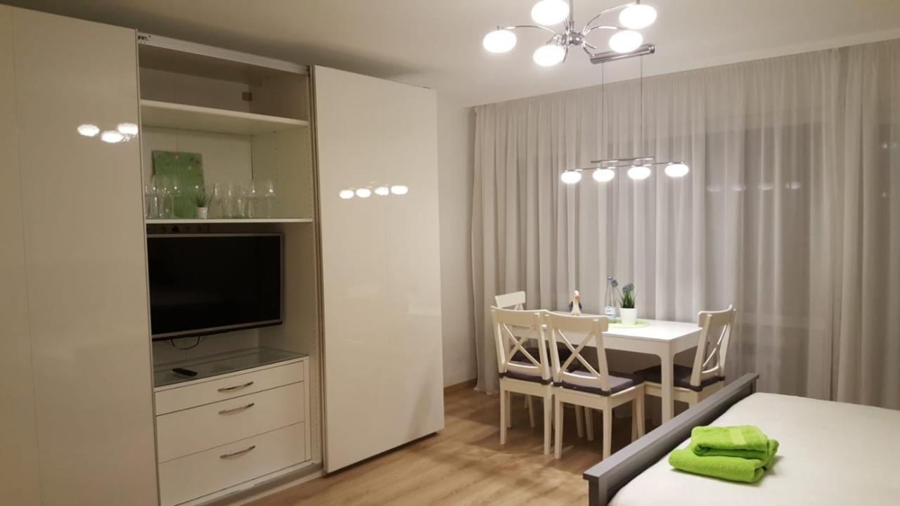 MariaPrimaVera Apartment am Kurpark mit Schwarzwaldblick * * * * Bad Krozingen Bagian luar foto