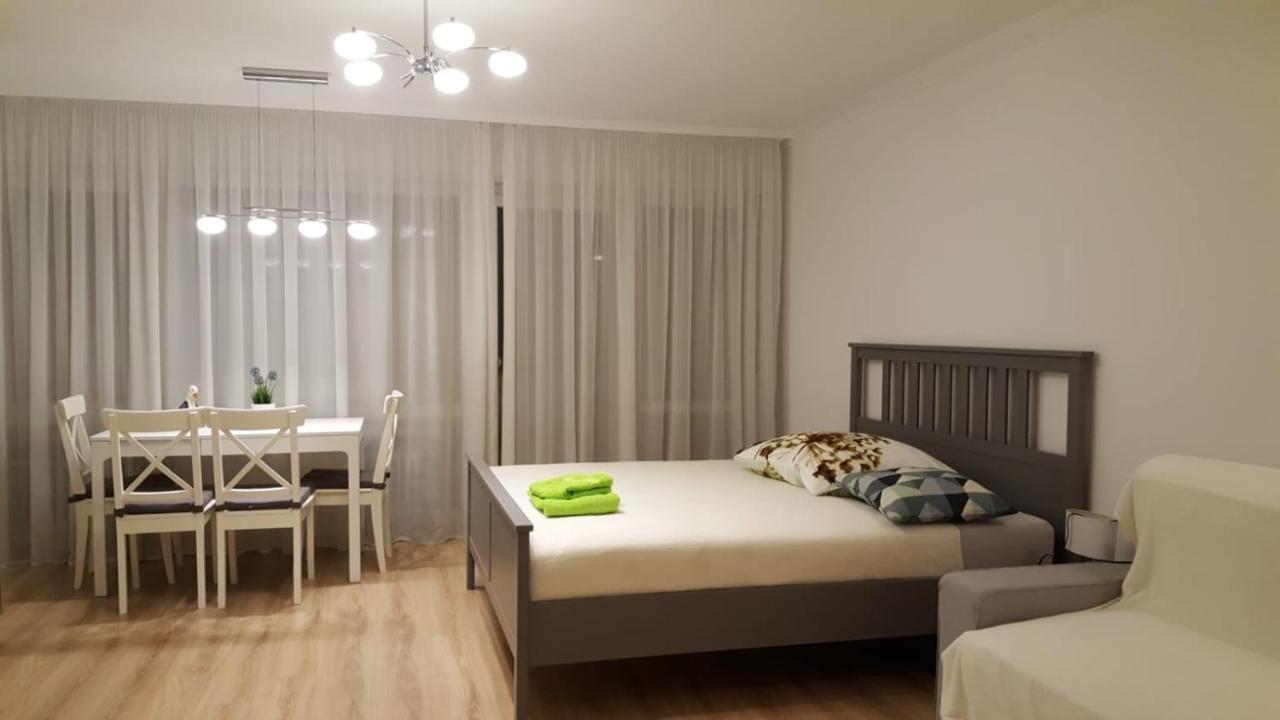 MariaPrimaVera Apartment am Kurpark mit Schwarzwaldblick * * * * Bad Krozingen Bagian luar foto